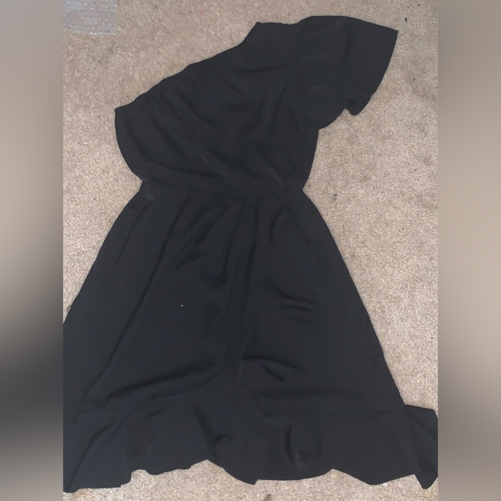 Black ruffle one shoulder dress size XS never worn